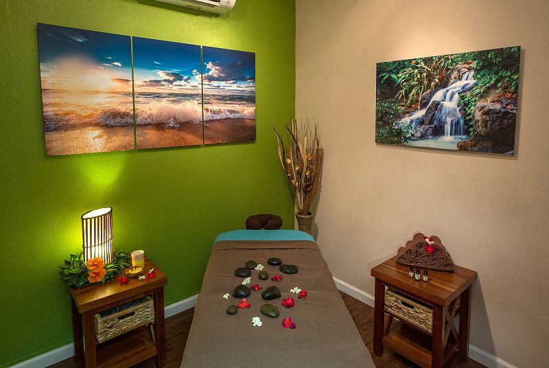 Hawaii Natural Therapy - Lanai Massage Room